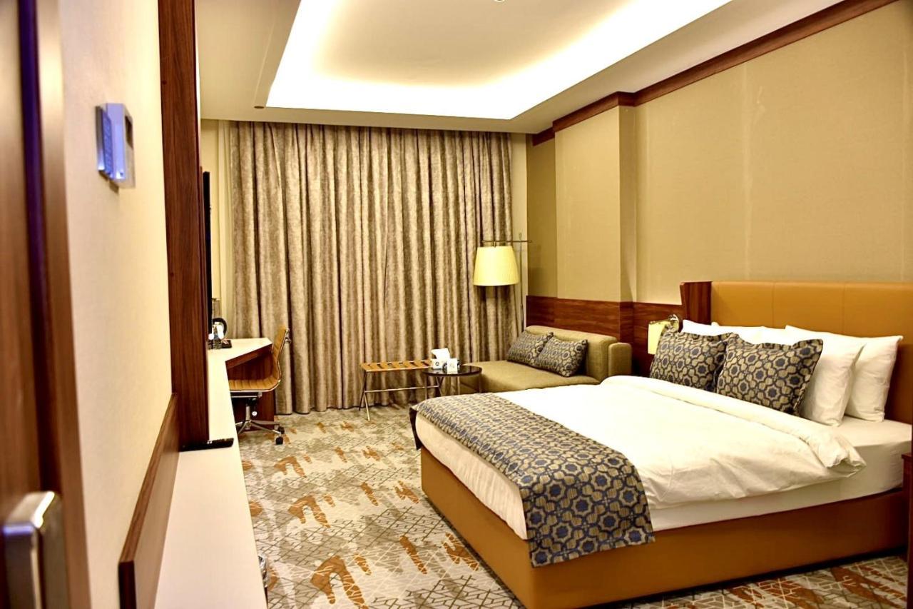 Royal Vista Hotel عبري المظهر الخارجي الصورة