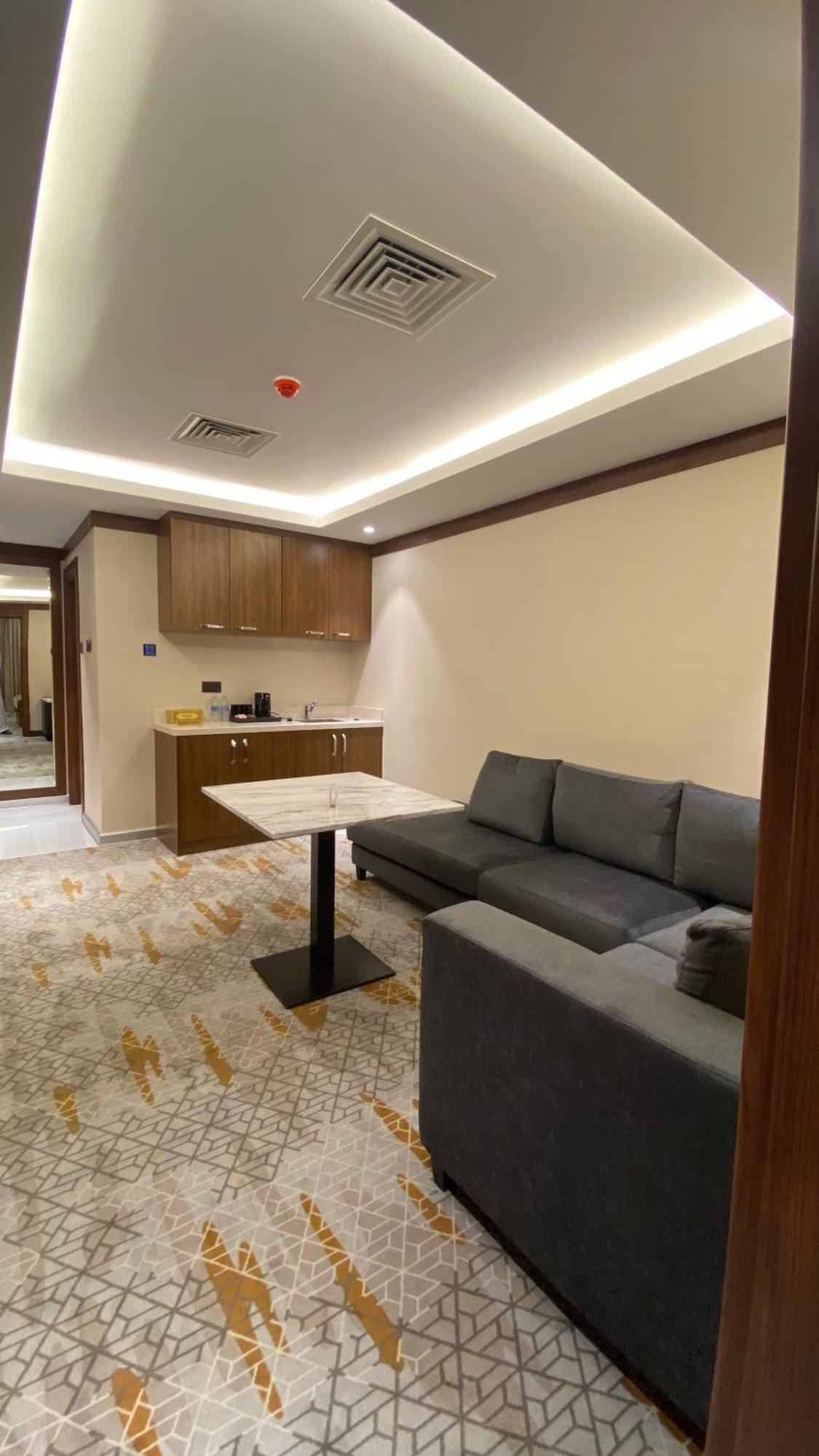 Royal Vista Hotel عبري المظهر الخارجي الصورة