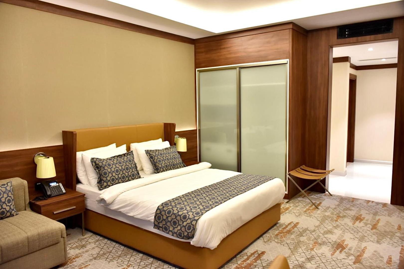 Royal Vista Hotel عبري المظهر الخارجي الصورة
