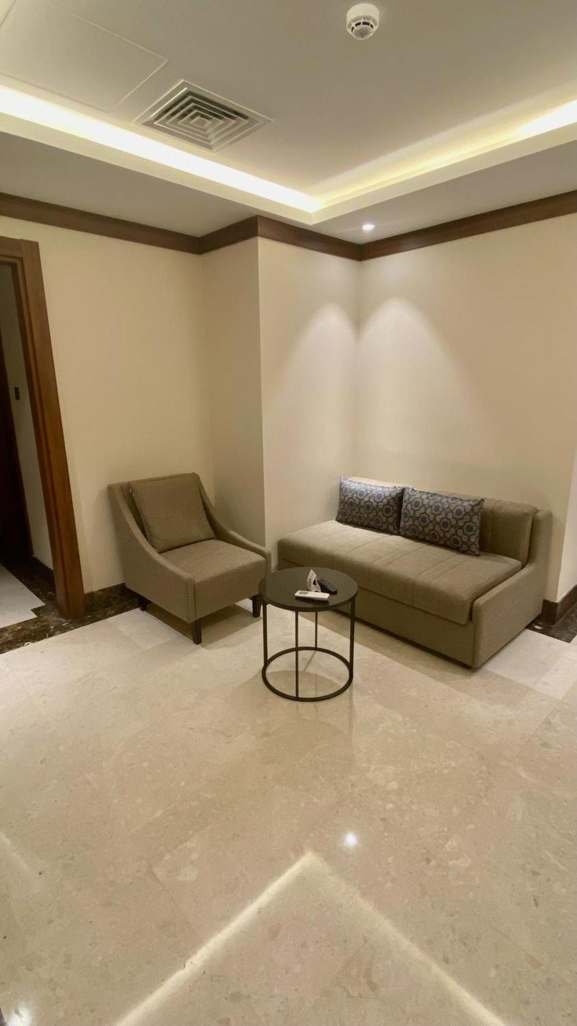 Royal Vista Hotel عبري المظهر الخارجي الصورة